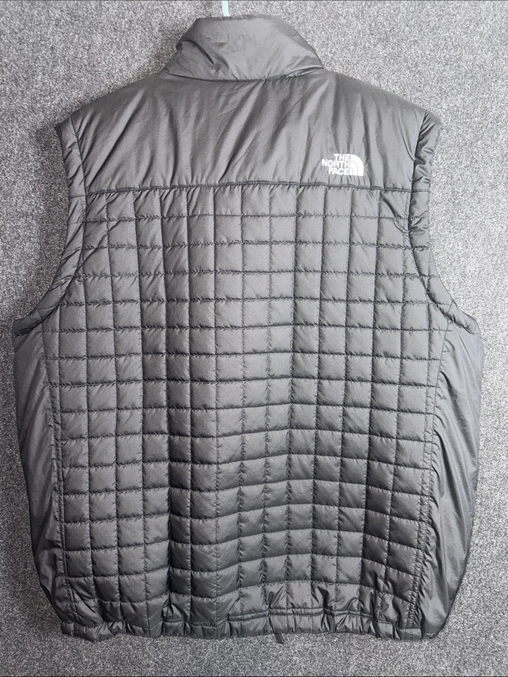 The North Face Black Quilted Insulated Men's Vest with Contrast Zipper